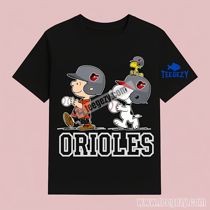 Baltimore Orioles Charlie Brown And Snoopy Play Together Sports T-Shirt Baltimore Orioles Charlie Brown And Snoopy Play Together Sports T-Shirt