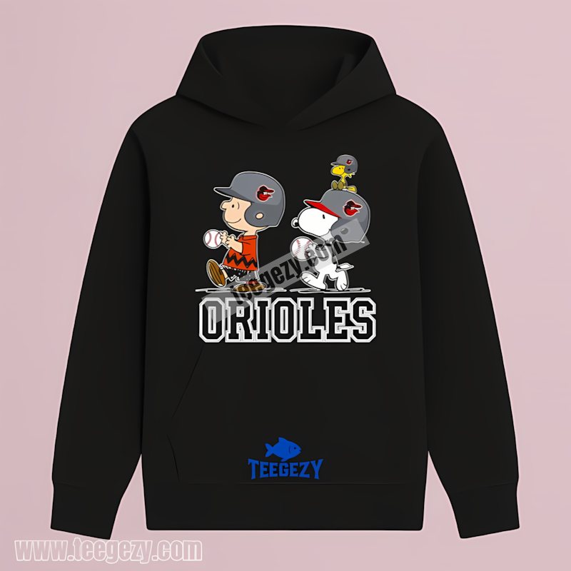 Baltimore Orioles Charlie Brown And Snoopy Play Together Sports Hoodie Baltimore Orioles Charlie Brown And Snoopy Play Together Sports Hoodie