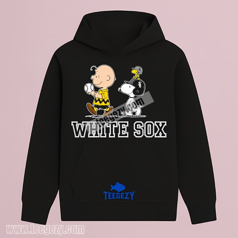 Chicago White Sox Charlie Brown And Snoopy Play Together Trendy Hoodie Chicago White Sox Charlie Brown And Snoopy Play Together Trendy Hoodie