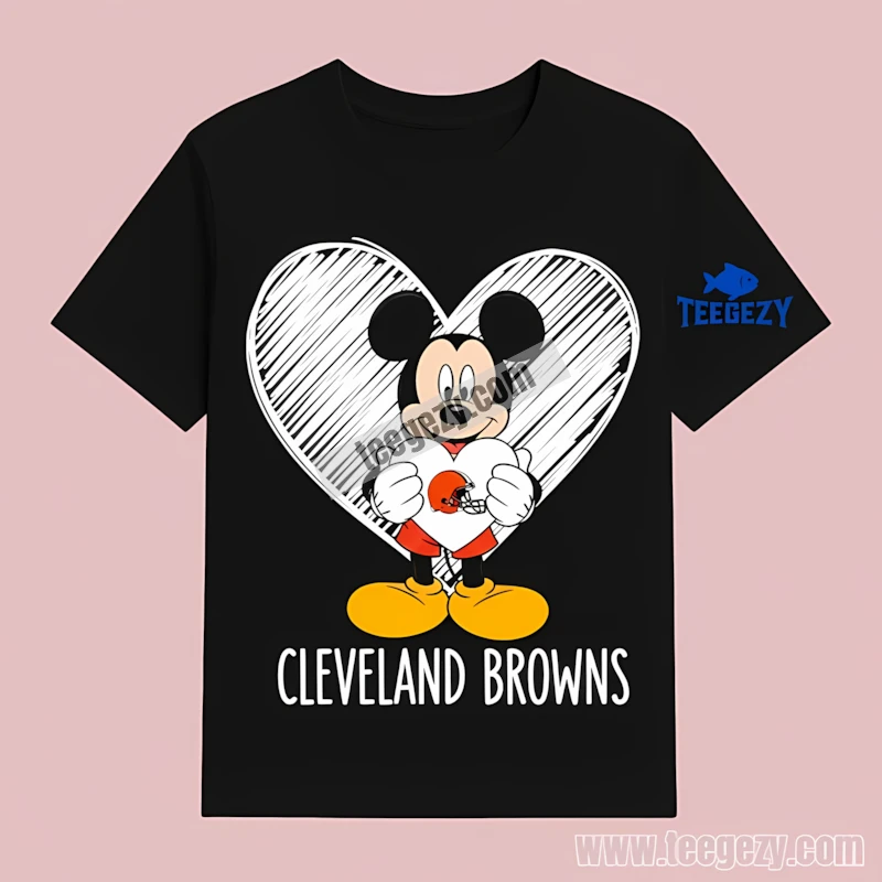 Mickey Mouse Holding Cleveland Browns Heart Football T-Shirt Mickey Mouse Holding Cleveland Browns Heart Football T-Shirt