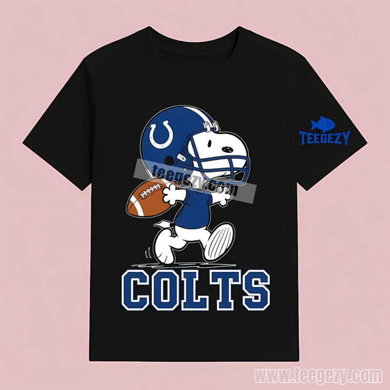 Indianapolis Colts Snoopy Football Running T-Shirt Indianapolis Colts Snoopy Football Running T-Shirt
