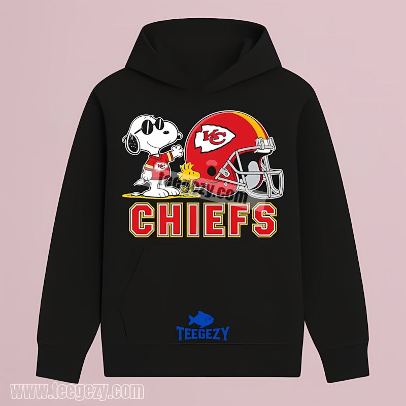 Kansas City Chiefs Helmet Snoopy Woodstock Classic Hoodie Kansas City Chiefs Helmet Snoopy Woodstock Classic Hoodie