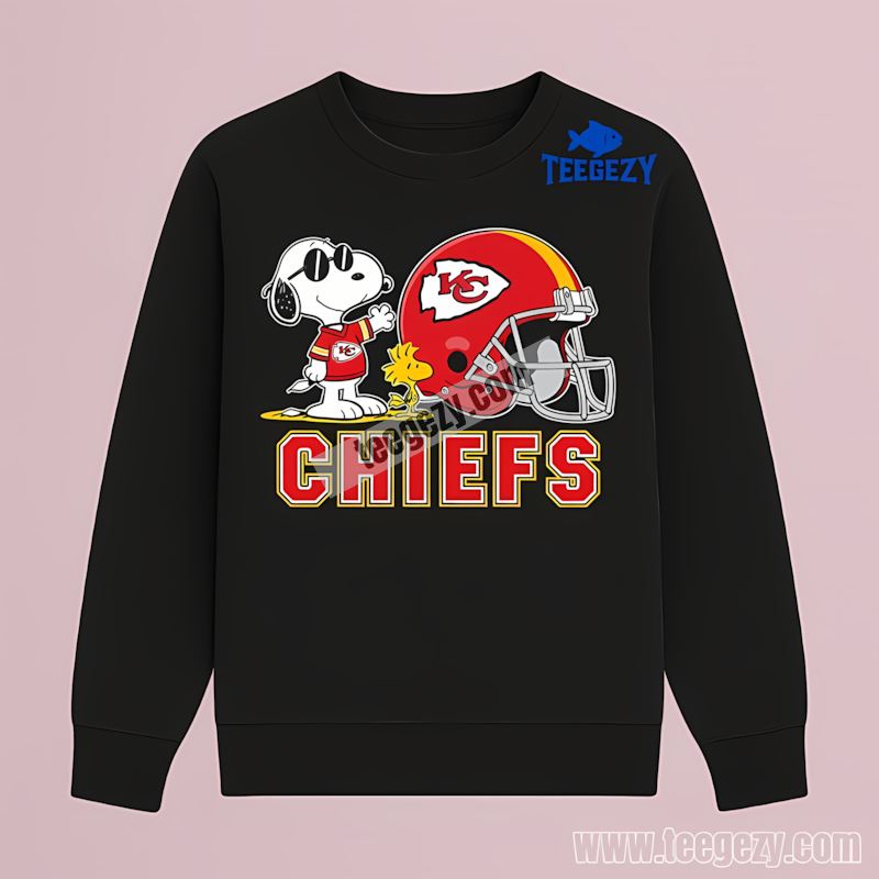 Kansas City Chiefs Helmet Snoopy Woodstock Classic Long Sleeve Kansas City Chiefs Helmet Snoopy Woodstock Classic Long Sleeve