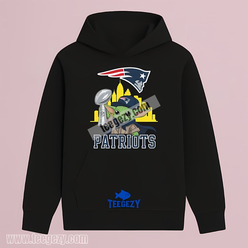 Baby Yoda Holding Super Bowl Cup New England Patriots Casual Hoodie Baby Yoda Holding Super Bowl Cup New England Patriots Casual Hoodie