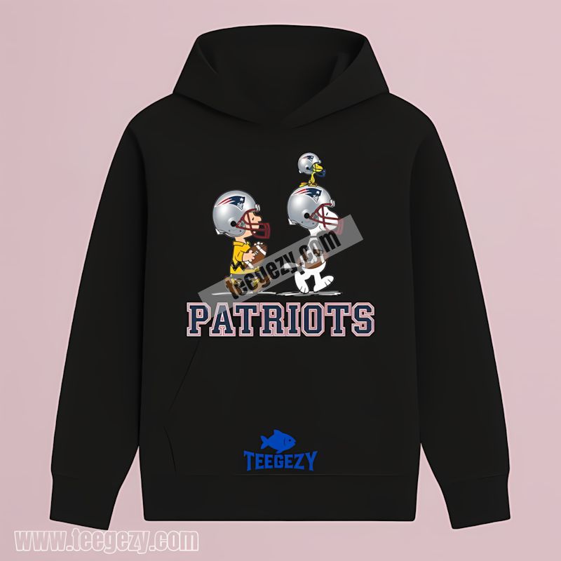 Charlie Brown And Snoopy New England Patriots Play Statement Hoodie Charlie Brown And Snoopy New England Patriots Play Statement Hoodie