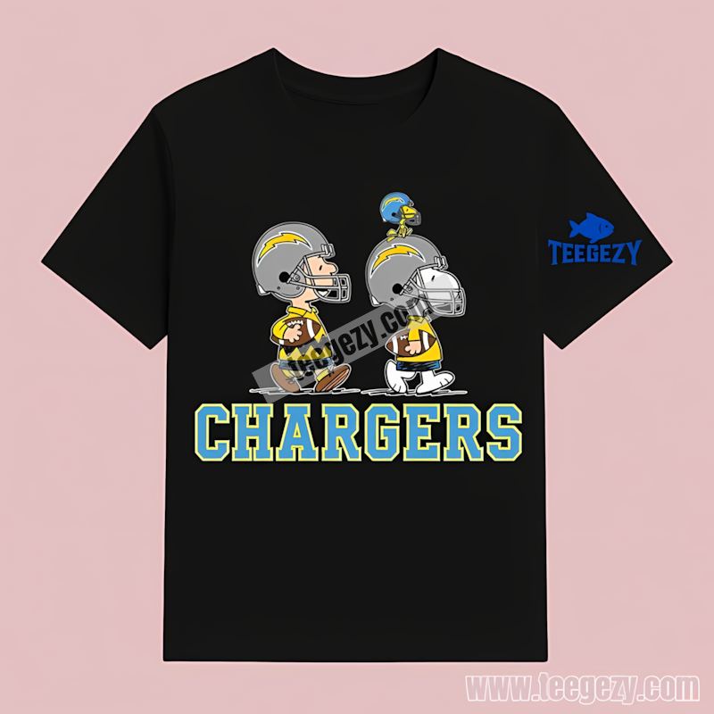 Charlie Brown And Snoopy Play Together Los Angeles Chargers Retro T-Shirt Charlie Brown And Snoopy Play Together Los Angeles Chargers Retro T-Shirt