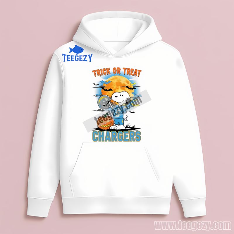 Halloween Snoopy Trick Or Treat Los Angeles Chargers Retro Hoodie Halloween Snoopy Trick Or Treat Los Angeles Chargers Retro Hoodie