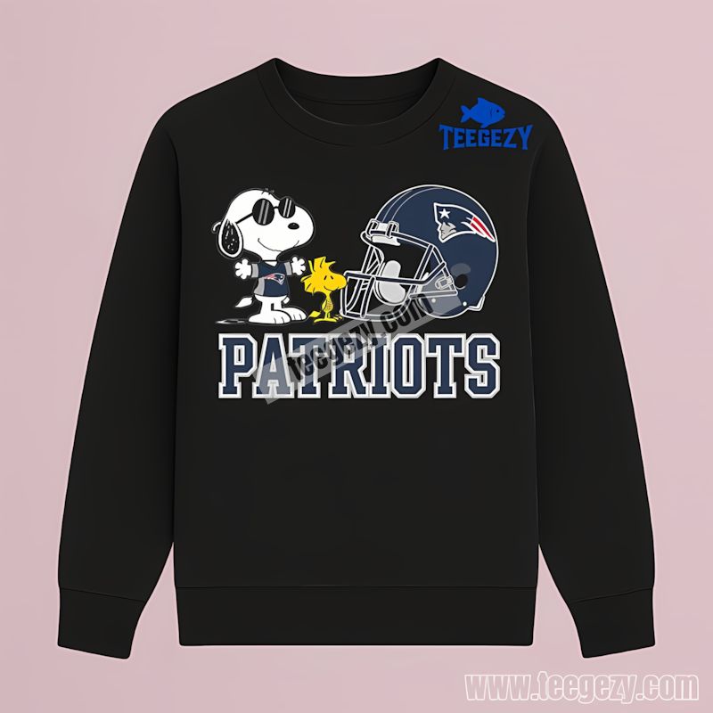 Helmet Clash Snoopy Woodstock New England Patriots Dri Fit Long Sleeve Helmet Clash Snoopy Woodstock New England Patriots Dri Fit Long Sleeve