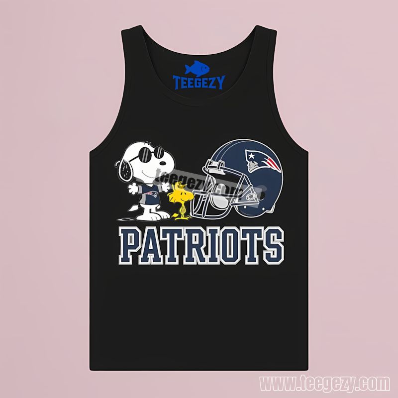 Helmet Clash Snoopy Woodstock New England Patriots Dri Fit Tanktop Helmet Clash Snoopy Woodstock New England Patriots Dri Fit Tanktop