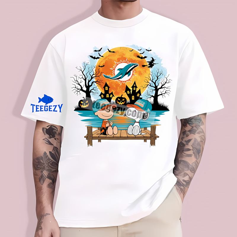 Miami Dolphins Halloween Charlie Brown Snoopy Unisex T-Shirt Miami Dolphins Halloween Charlie Brown Snoopy Unisex T-Shirt