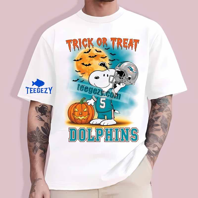 Miami Dolphins Halloween Snoopy Trick Or Treat T-Shirt Miami Dolphins Halloween Snoopy Trick Or Treat T-Shirt