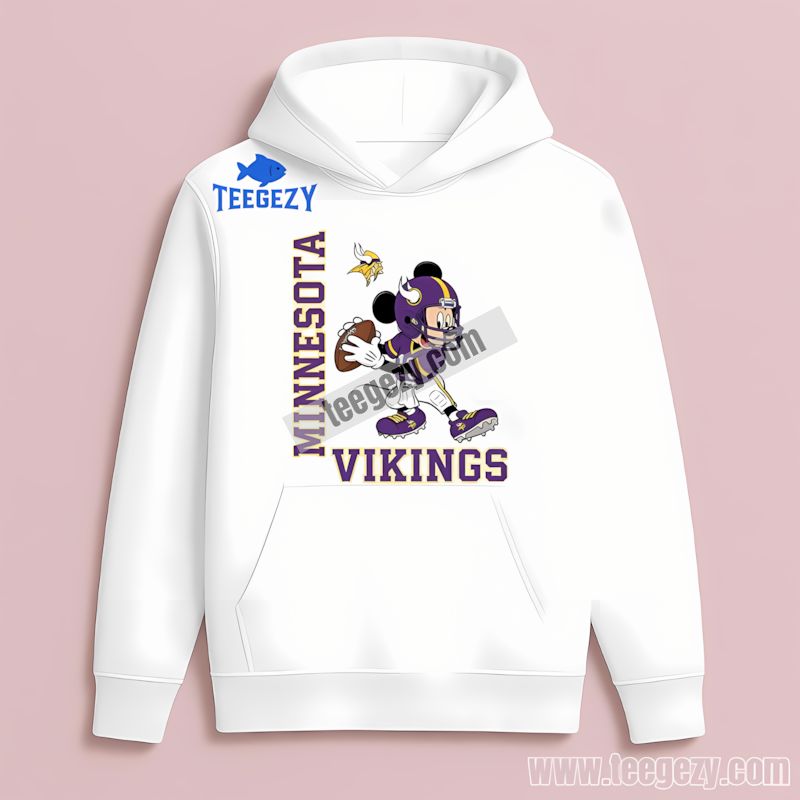 Mickey Playing Quarterback Minnesota Vikings Hoodie Mickey Playing Quarterback Minnesota Vikings Hoodie