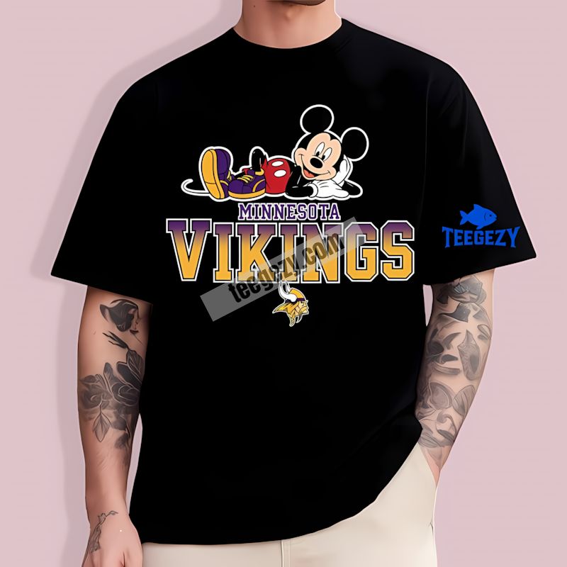 Mickey Relaxed Style Minnesota Vikings T-Shirt Mickey Relaxed Style Minnesota Vikings T-Shirt