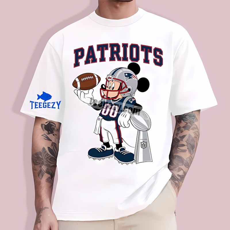 Mickey Super Bowl Action New England Patriots Mens Graphic T-Shirt Mickey Super Bowl Action New England Patriots Mens Graphic T-Shirt