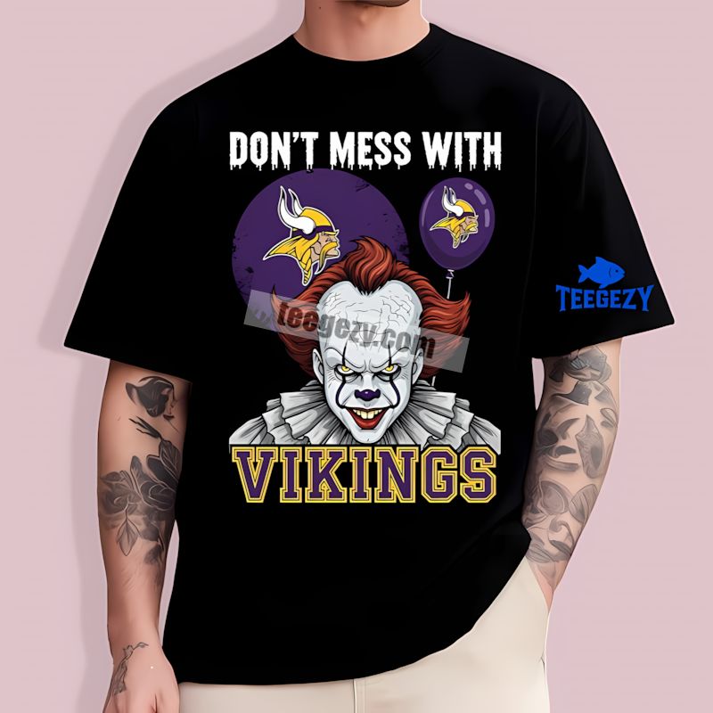 Minnesota Vikings Pennywise Halloween Scary Graphic T-Shirt Minnesota Vikings Pennywise Halloween Scary Graphic T-Shirt