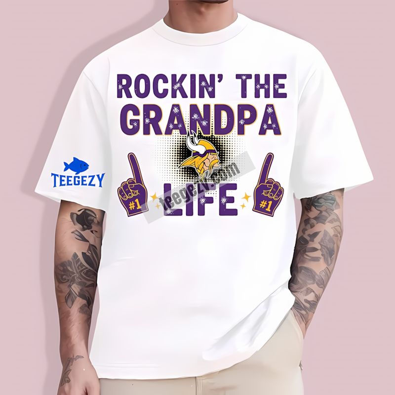 Minnesota Vikings Rockin The Grandpa Life Graphic T-Shirt Minnesota Vikings Rockin The Grandpa Life Graphic T-Shirt