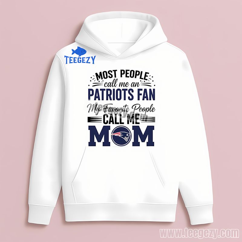 Moms Favorite People Graphic New England Patriots Mens THoodie Moms Favorite People Graphic New England Patriots Mens THoodie