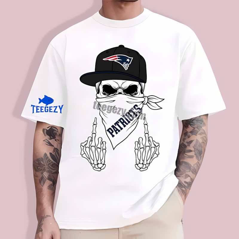 New England Patriots Skull Bandana Graphic Casual T-Shirt New England Patriots Skull Bandana Graphic Casual T-Shirt