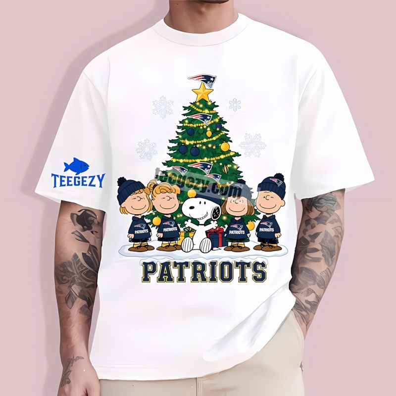 Peanuts Christmas Theme New England Patriots Unisex T-Shirt Peanuts Christmas Theme New England Patriots Unisex T-Shirt