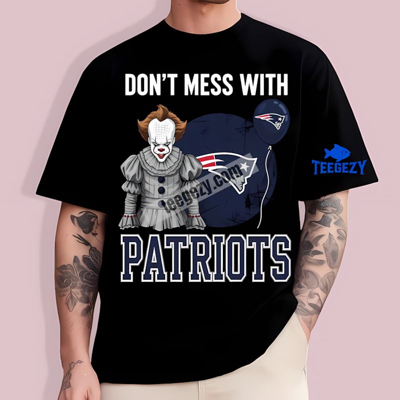 Pennywise Halloween Horror New England Patriots Cool T-Shirt Pennywise Halloween Horror New England Patriots Cool T-Shirt