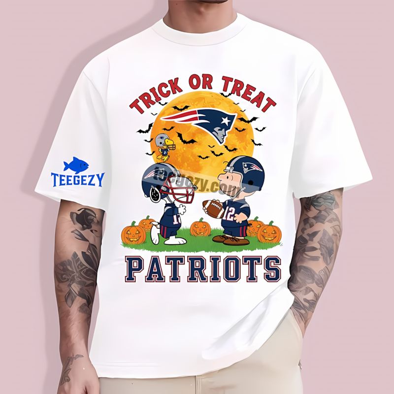 Trick Or Treat Charlie Brown New England Patriots Trendy T-Shirt Trick Or Treat Charlie Brown New England Patriots Trendy T-Shirt