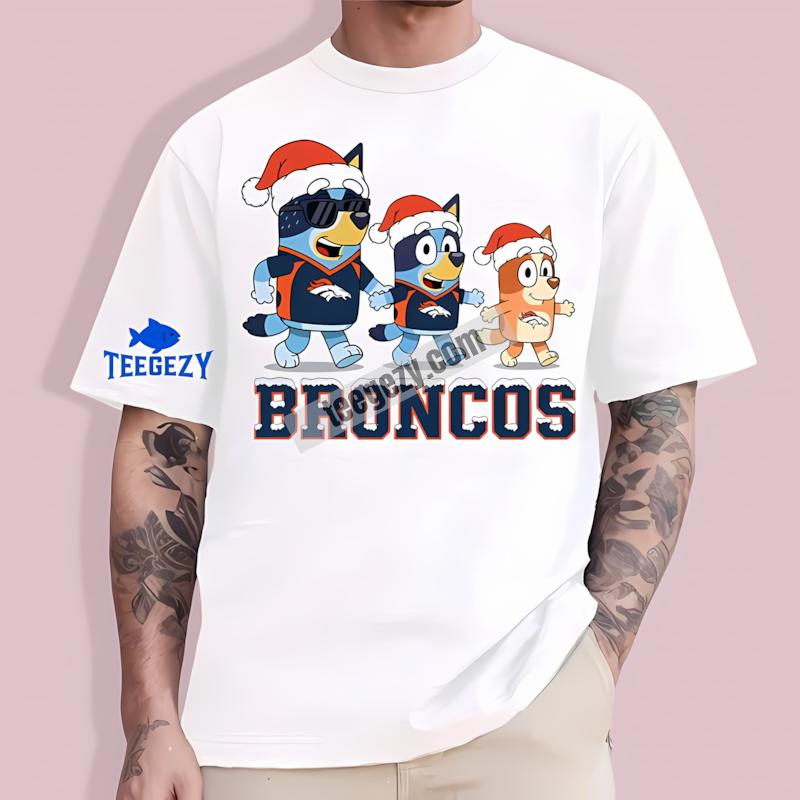 Denver Broncos Bluey Family Santa Hat Christmas Parade T-Shirt Denver Broncos Bluey Family Santa Hat Christmas Parade T-Shirt