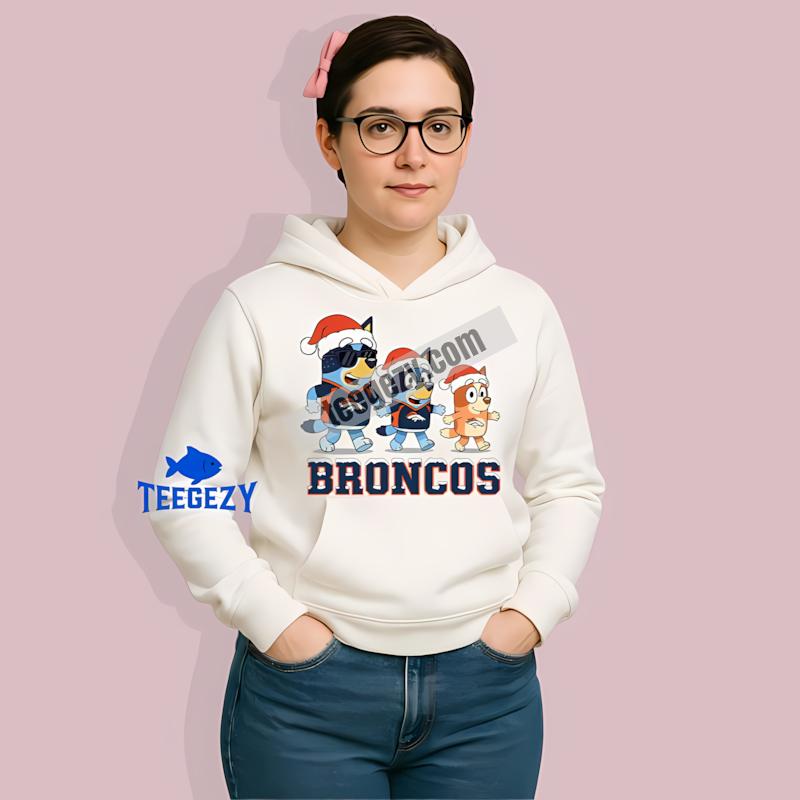 Denver Broncos Bluey Family Santa Hat Christmas Parade Hoodie Denver Broncos Bluey Family Santa Hat Christmas Parade Hoodie