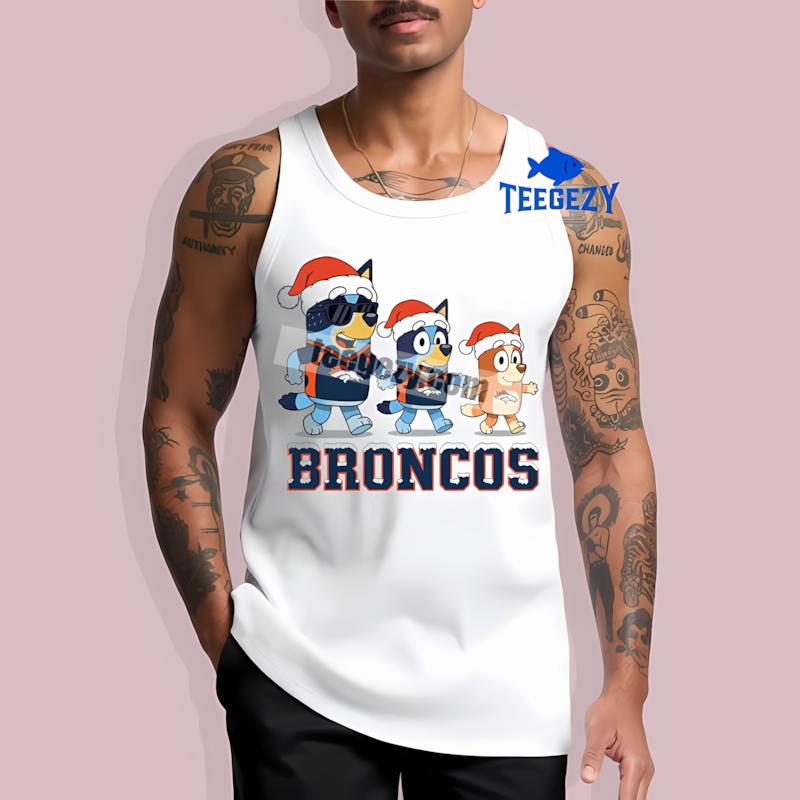 Denver Broncos Bluey Family Santa Hat Christmas Parade Tanktop Denver Broncos Bluey Family Santa Hat Christmas Parade Tanktop