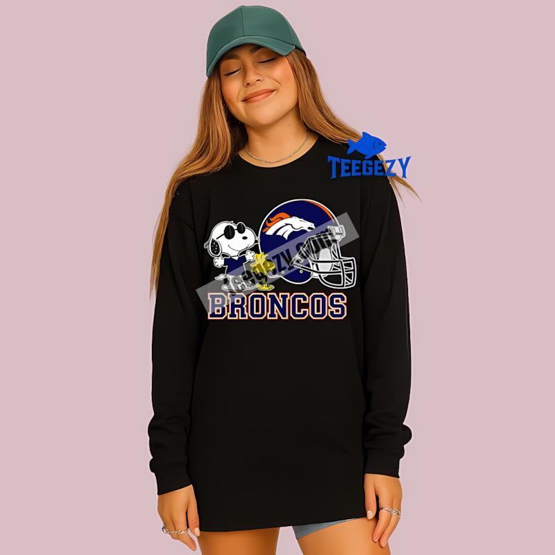 Denver Broncos Helmet Vs Snoopy And Woodstock Graphic Long Sleeve Denver Broncos Helmet Vs Snoopy And Woodstock Graphic Long Sleeve