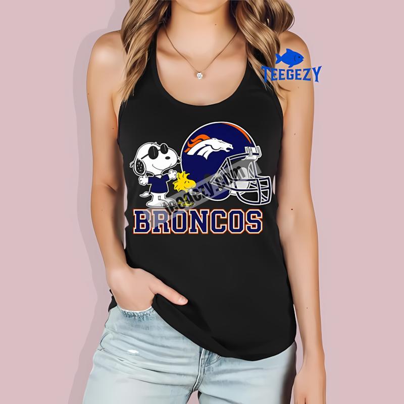 Denver Broncos Helmet Vs Snoopy And Woodstock Graphic Tanktop Denver Broncos Helmet Vs Snoopy And Woodstock Graphic Tanktop