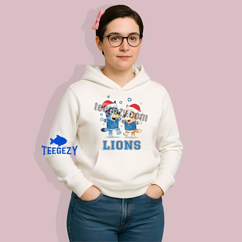 Detroit Lions Bluey And Bingo Christmas Dancing Funny Hoodie Detroit Lions Bluey And Bingo Christmas Dancing Funny Hoodie