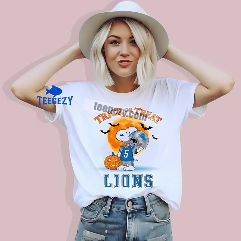 Detroit Lions Halloween Snoopy Trick Or Treat Printed T-Shirt Detroit Lions Halloween Snoopy Trick Or Treat Printed T-Shirt