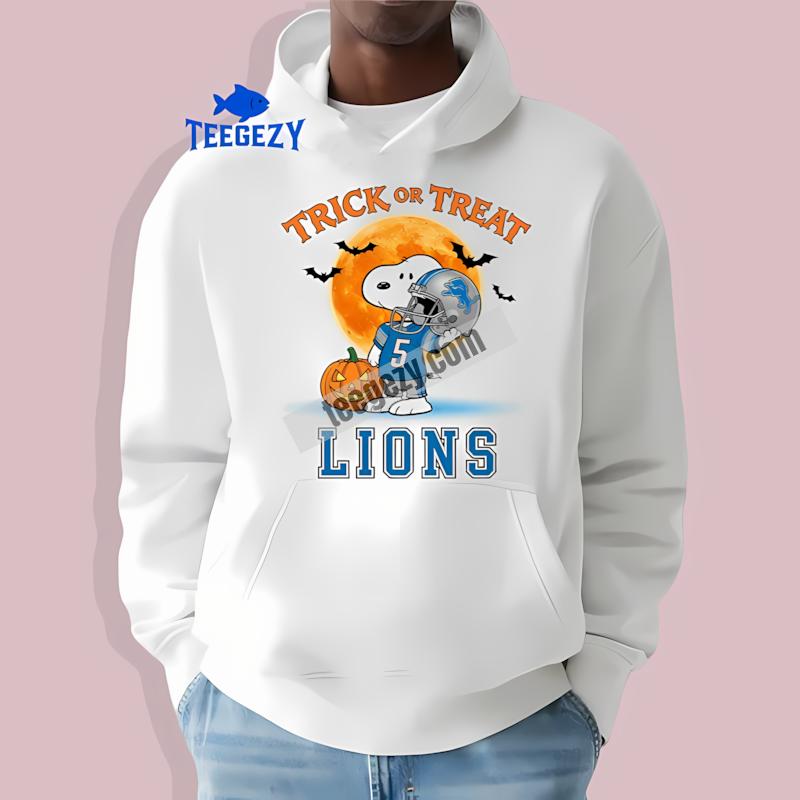 Detroit Lions Halloween Snoopy Trick Or Treat Printed Hoodie Detroit Lions Halloween Snoopy Trick Or Treat Printed Hoodie