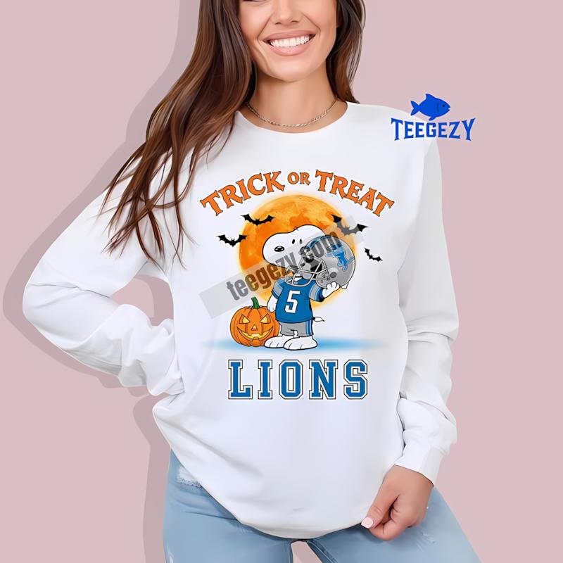 Detroit Lions Halloween Snoopy Trick Or Treat Printed Long Sleeve Detroit Lions Halloween Snoopy Trick Or Treat Printed Long Sleeve