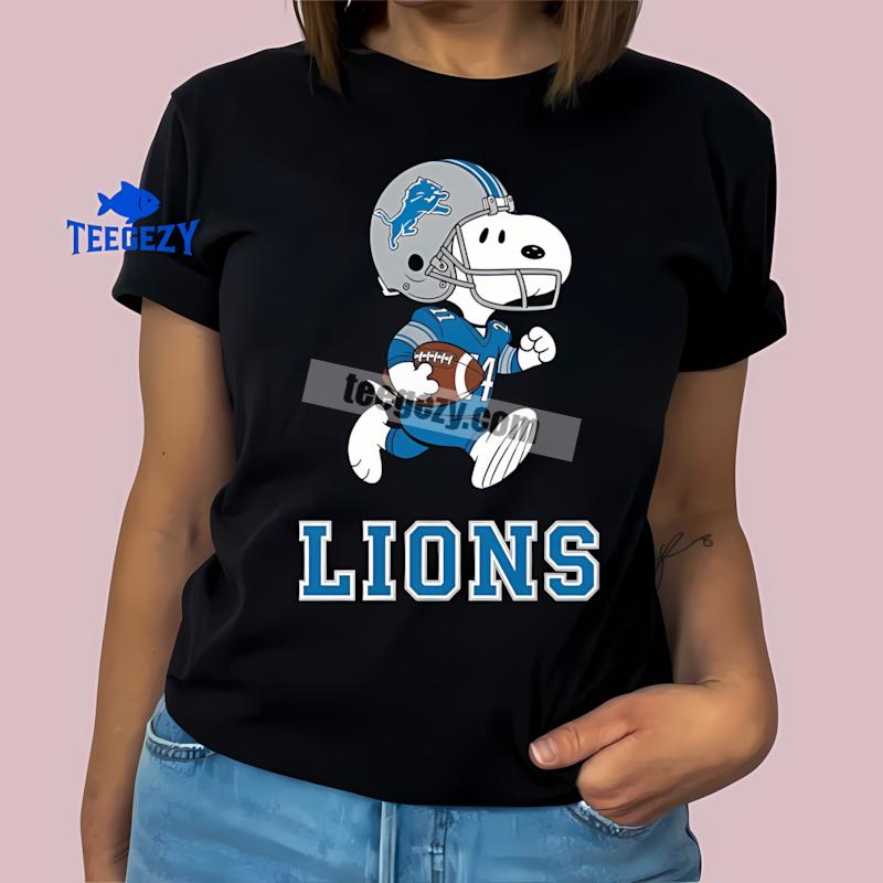 Detroit Lions Snoopy Football Running Mens T-Shirt Detroit Lions Snoopy Football Running Mens T-Shirt