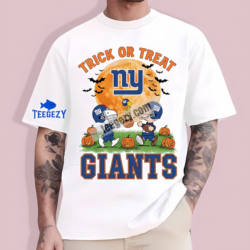 New York Giants Halloween Charlie Brown Snoopy Adult T-Shirt New York Giants Halloween Charlie Brown Snoopy Adult T-Shirt