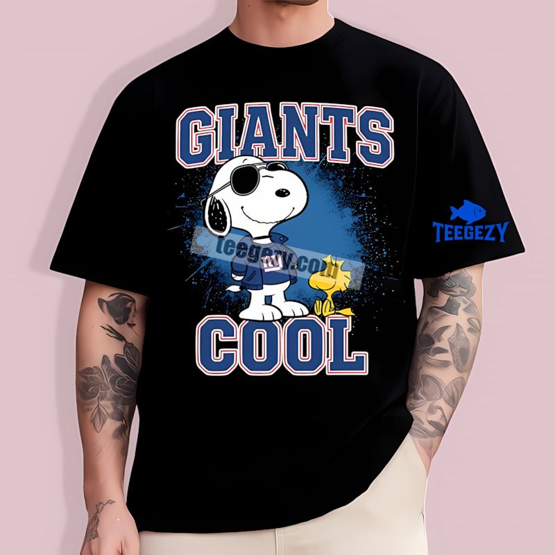 New York Giants Snoopy Cool Fan T-Shirt New York Giants Snoopy Cool Fan T-Shirt
