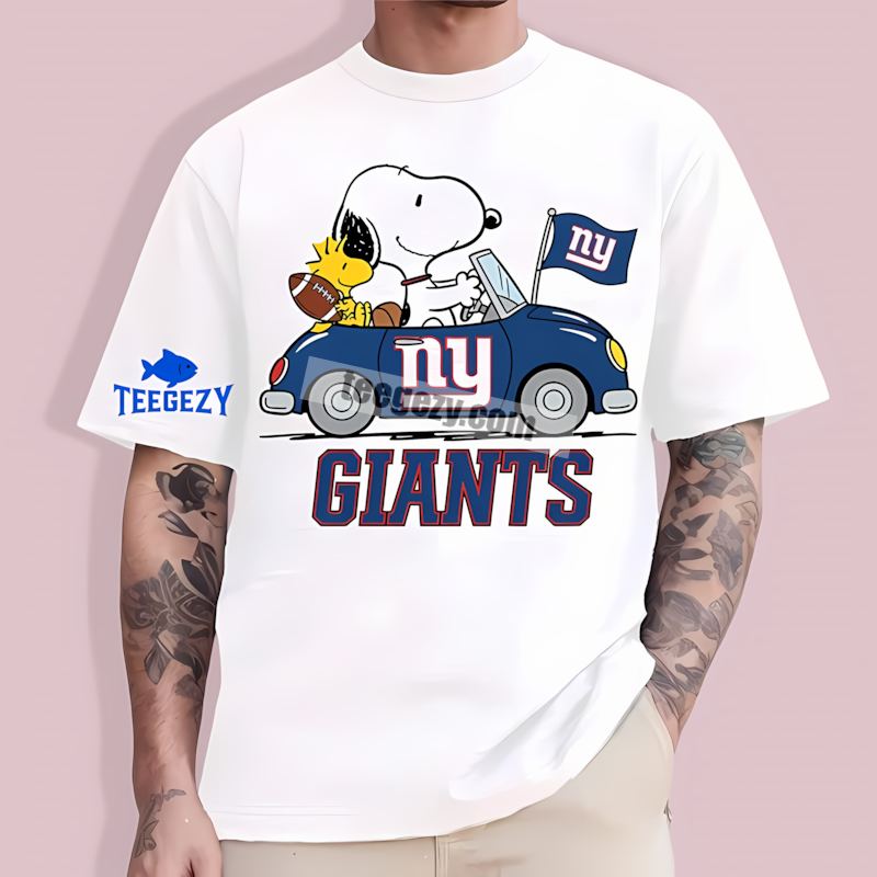 New York Giants Snoopy Driving Car Fan T-Shirt New York Giants Snoopy Driving Car Fan T-Shirt