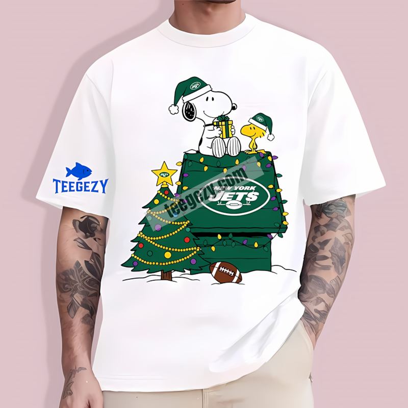New York Jets Snoopy Woodstock Christmas Fan T-Shirt New York Jets Snoopy Woodstock Christmas Fan T-Shirt
